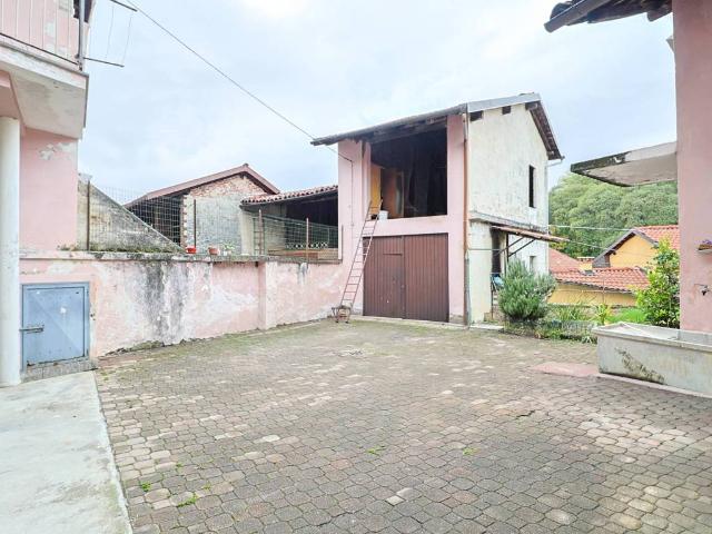 Villa Indipendente in vendita a Montalenghe, Torino