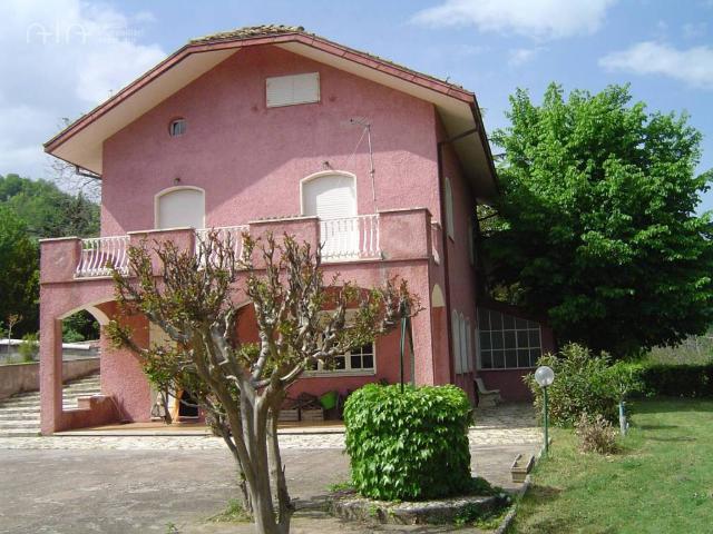 Villa Indipendente in vendita a Marche, Ascoli Piceno