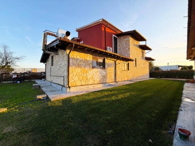 Villa Indipendente in vendita a Montalto Di Castro, Lazio