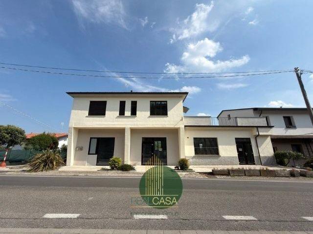 Villa Indipendente in vendita a Montano Lucino, Lombardia