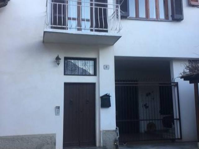 Villa Indipendente in vendita a Lucino, Montano Lucino