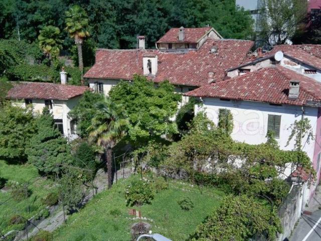 Villa Indipendente in vendita a Lucino, Montano Lucino