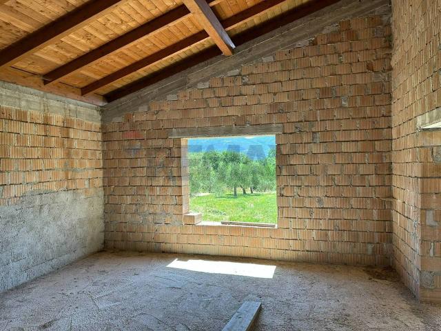 Villa Indipendente in vendita a Montaquila, Molise