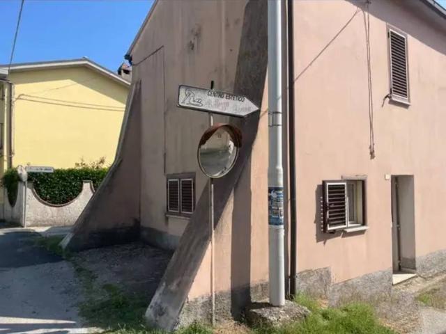 Villa Indipendente in vendita a Montaquila, Molise