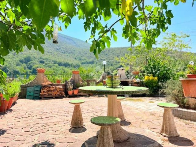Villa Indipendente in vendita a Montasola, Lazio