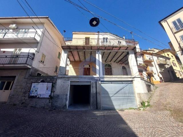 Villa Indipendente in vendita a Montazzoli, Abruzzo