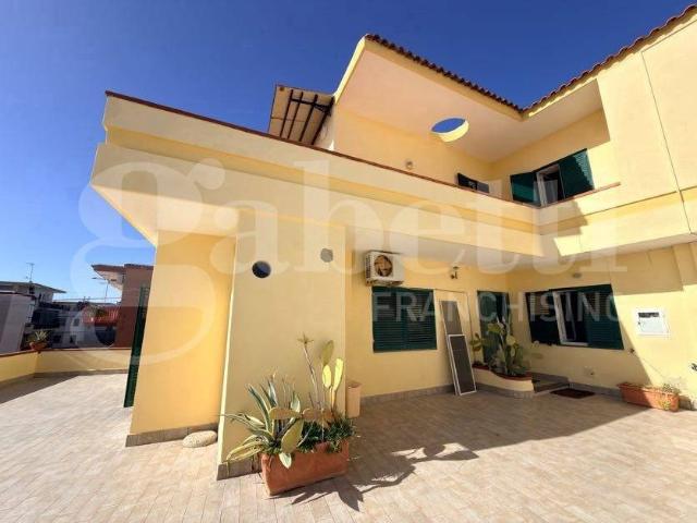 Villa Indipendente in vendita a Monte di Procida, Napoli