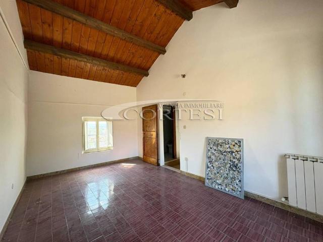 Villa Indipendente in vendita a Terre Roveresche, Marche