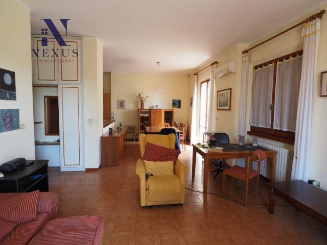 Villa Indipendente in vendita a Castelvecchio, Marche