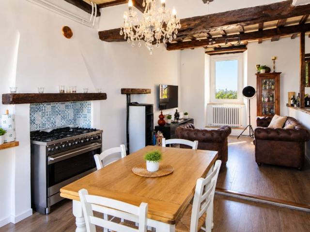 Villa Indipendente in vendita a Monte Roberto, Ancona