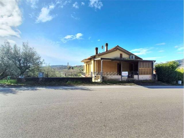 Villa Indipendente in vendita a Monte San Giovanni Campano, Lazio
