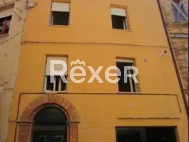 Palazzo in vendita a Monte San Giusto, Macerata