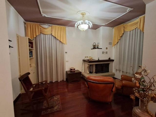 Villa Indipendente in vendita a San Lorenzo, Marche