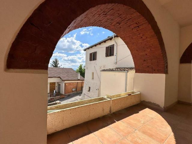 Villa Indipendente in vendita a Montebello Di Bertona, Abruzzo