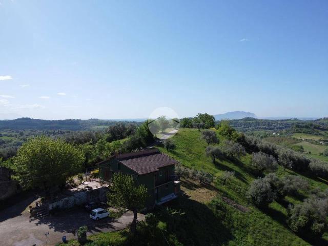 Villa Indipendente in vendita a Montebuono, Lazio