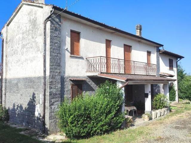 Villa Indipendente in vendita a Montecalvo Versiggia, Lombardia