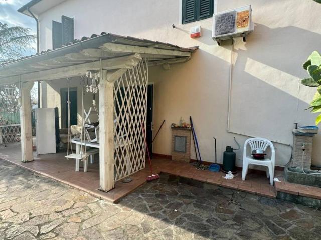 Villa Indipendente in vendita a Micheloni, Montecarlo