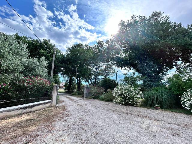 Villa Indipendente in vendita a Marche, Macerata