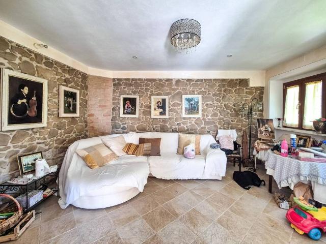 Villa Indipendente in vendita a Montecatini Terme, Toscana