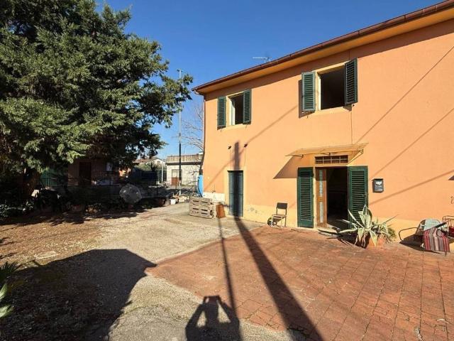 Villa Indipendente in vendita a Gallo, Montecatini Terme