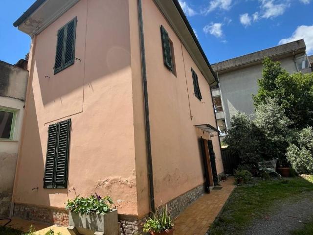 Villa Indipendente in vendita a Gallo, Montecatini Terme