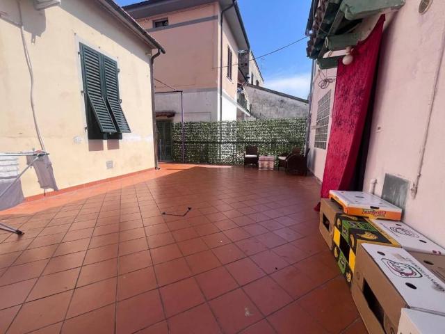 Villa Indipendente in vendita a Montecatini Terme, Toscana