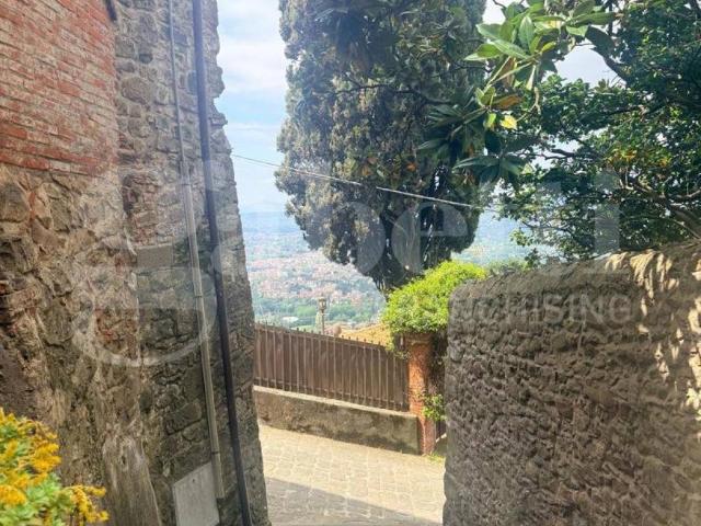 Villa Indipendente in vendita a Montecatini Alto, Montecatini Terme