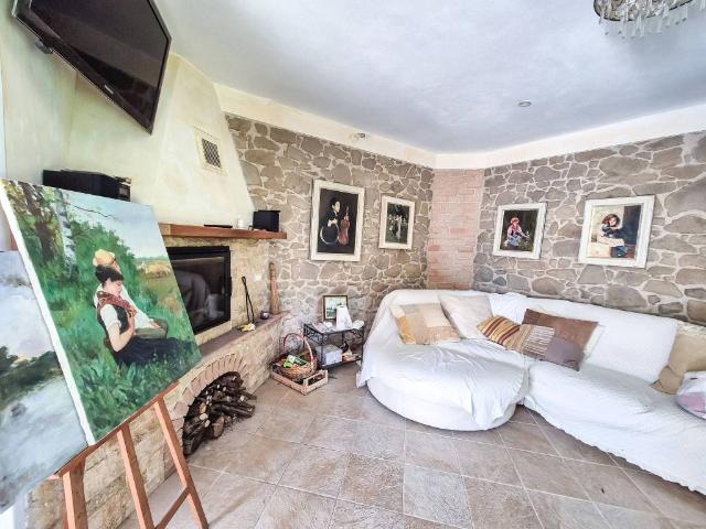 Villa Indipendente in vendita a Montecatini Terme, Pistoia