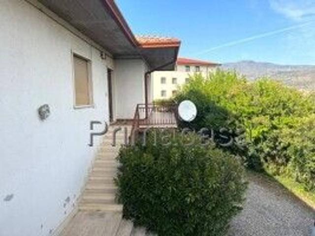 Villa Indipendente in vendita a Montecchia Di Crosara, Veneto