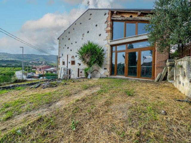 Villa Indipendente in vendita a Montecchia Di Crosara, Veneto
