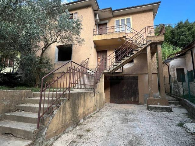 Villa Indipendente in vendita a Santissima Trinità, Montecchio Maggiore