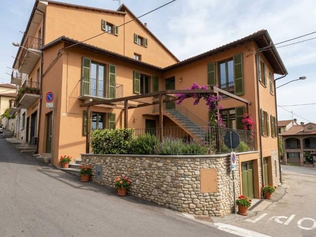 Villa Indipendente in vendita a Montechiaro d'Asti, Asti