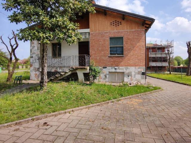 Villa Indipendente in vendita a Montechiarugolo, Reggio Emilia