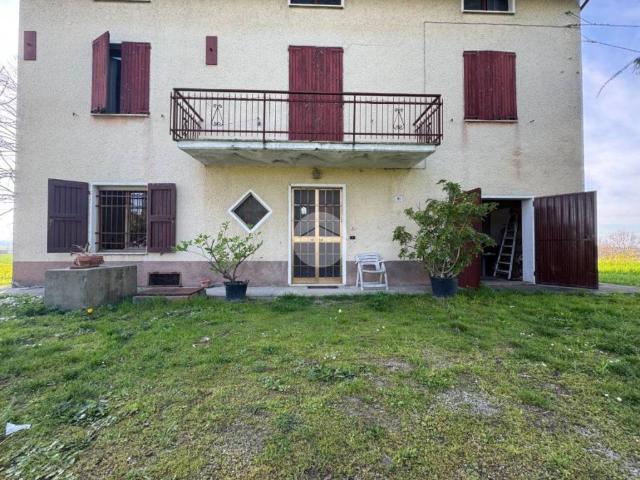 Villa Indipendente in vendita a Montechiarugolo, Reggio Emilia
