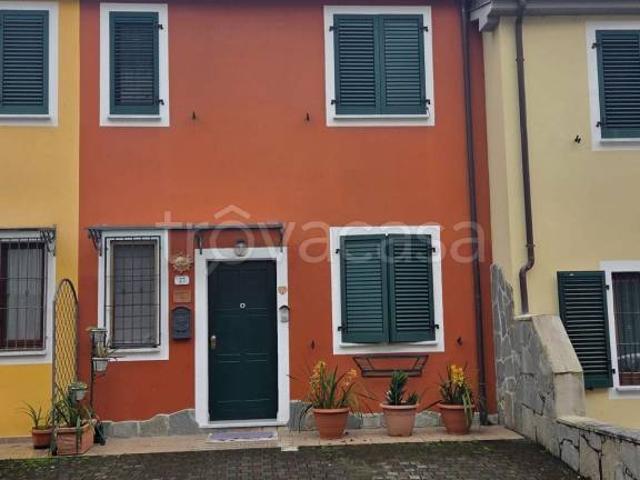 Villa Indipendente in vendita a Bolano, Liguria