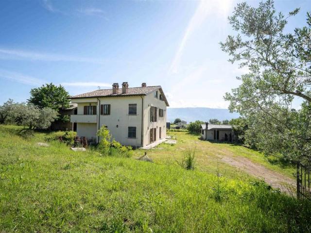 Villa Indipendente in vendita a Montefalco, Umbria
