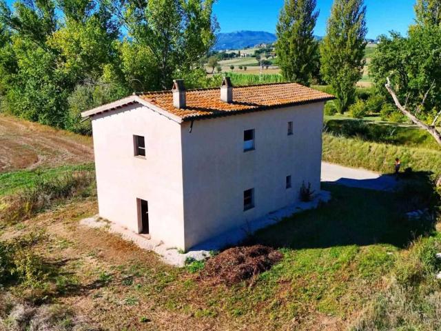 Villa Indipendente in vendita a Montefalco, Perugia