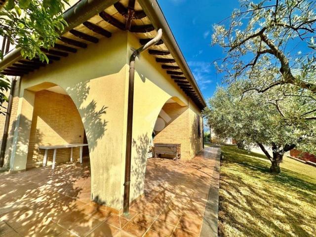 Villa Indipendente in vendita a Madonna della Stella, Montefalco