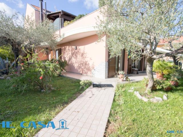 Villa Indipendente in vendita a Montefiore Conca, Reggio Emilia