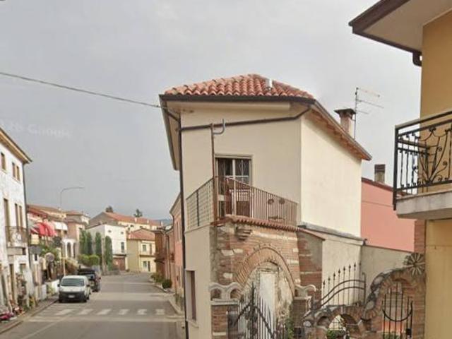 Villa Indipendente in vendita a Monteforte D'alpone, Veneto