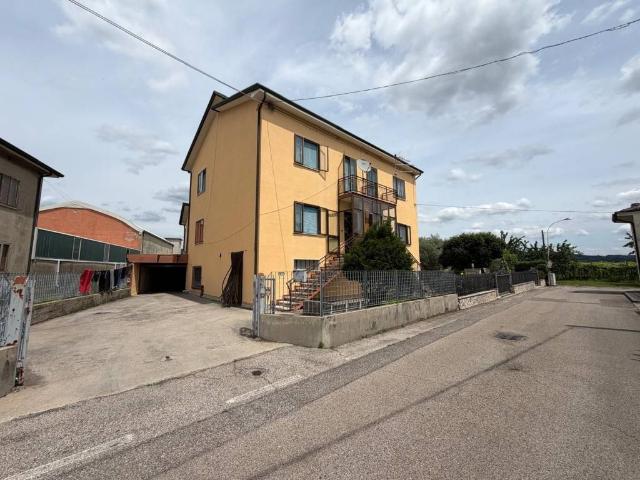 Villa Indipendente in vendita a Monteforte D'alpone, Veneto