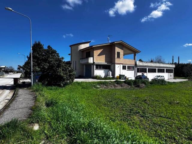 Villa Indipendente in vendita a Marche, Fermo