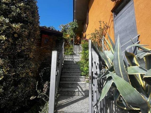 Villa Indipendente in vendita a Comunità Montana Valli del Verbano, Montegrino Valtravaglia