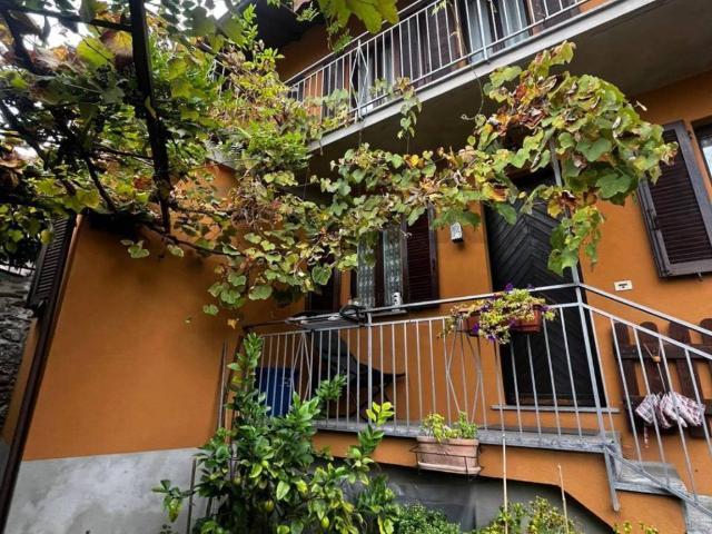 Villa Indipendente in vendita a Comunità Montana Valli del Verbano, Montegrino Valtravaglia