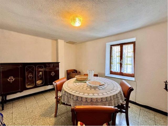Villa Indipendente in vendita a Montegrosso Pian Latte, Liguria