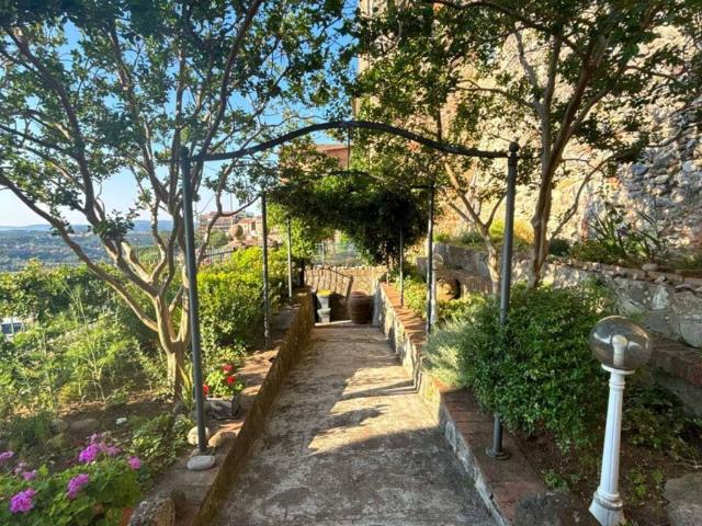 Villa Indipendente in vendita a Monteleone D'orvieto, Umbria
