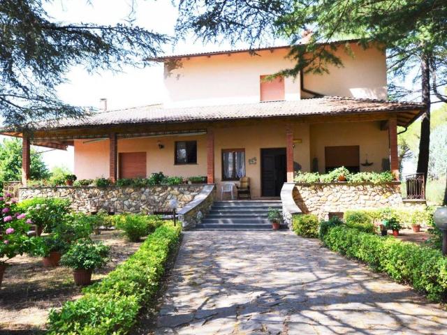 Villa Indipendente in vendita a Monteleone D'orvieto, Umbria