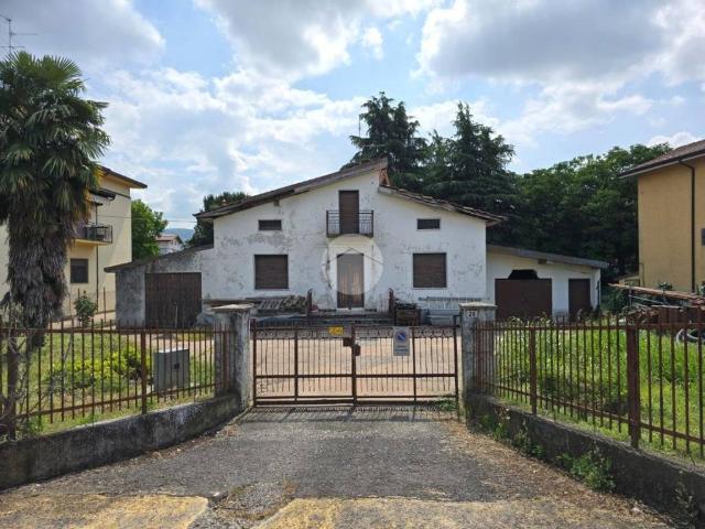 Villa Indipendente in vendita a Montello, Lombardia