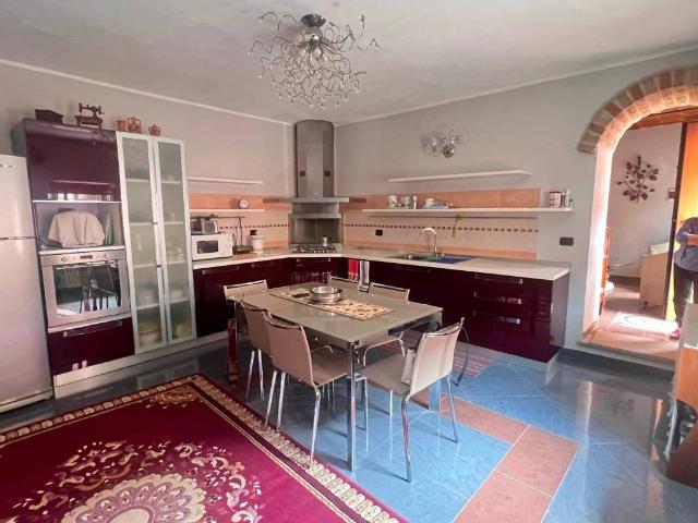 Villa Indipendente in vendita a Piemonte, Asti