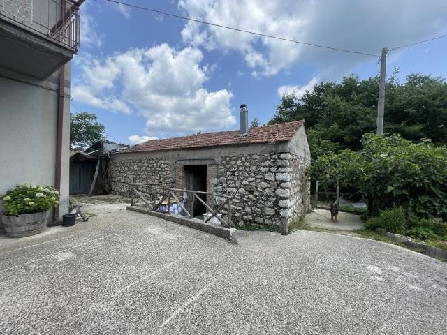Villa Indipendente in vendita a Montemarano, Campania